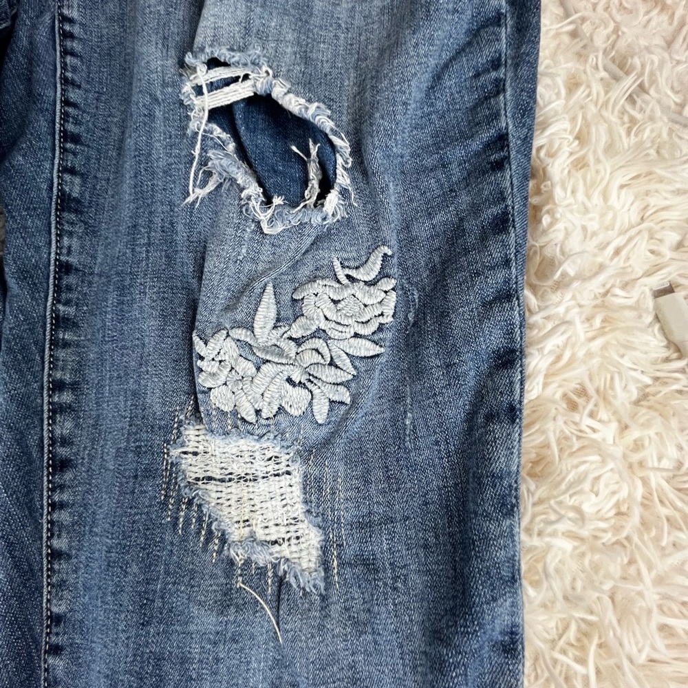 Lane Bryant Distressed Embelished Capri Jeans - Picture 5 of 7